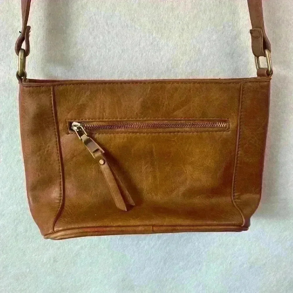 Altar’d State Women’s Brown Vegan Leather Crossbody Bucket Bag - Picture 6 of 11